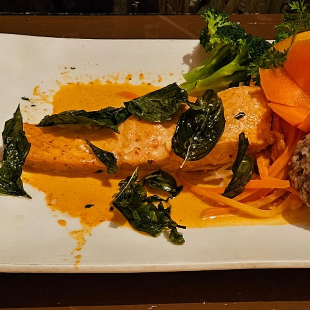 Basil Salmon (GF).